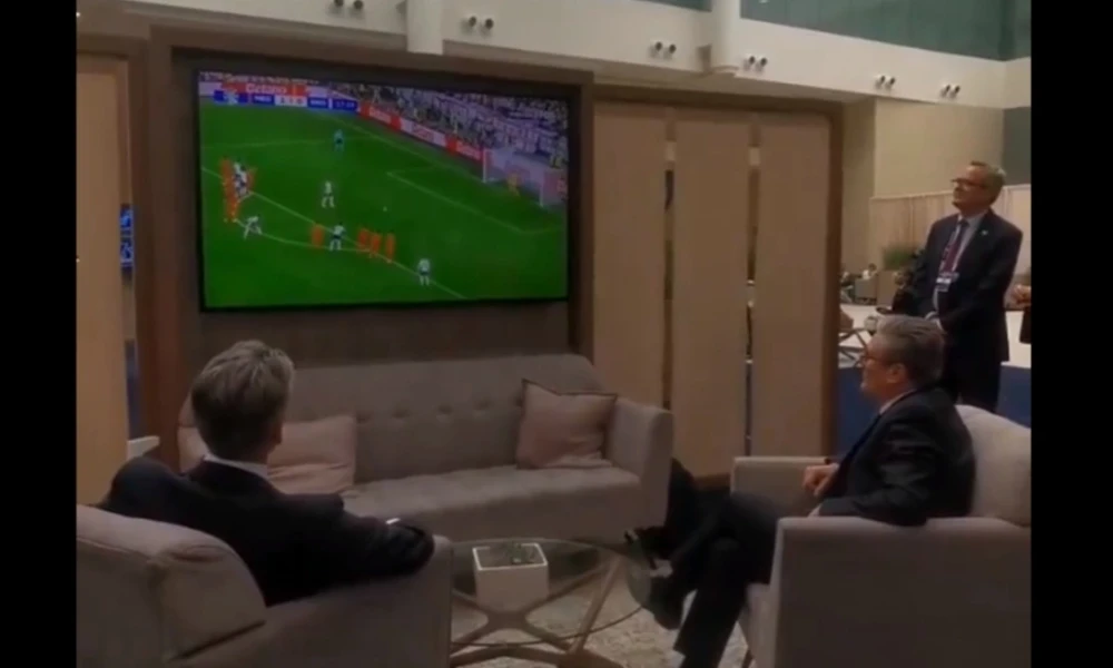 EURO 2024: Ο Στάρμερ βγήκε από τη συνάντηση του ΝΑΤΟ για να δει το σκορ στο Αγγλία-Ολλανδία (Βίντεο)